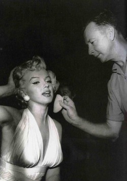 allofstunning:    Marilyn Monroe   