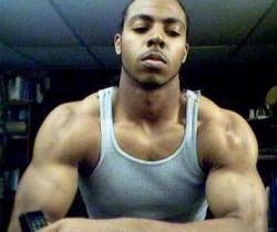 marreeno:  This guy can give me the pounding that I soooooo need