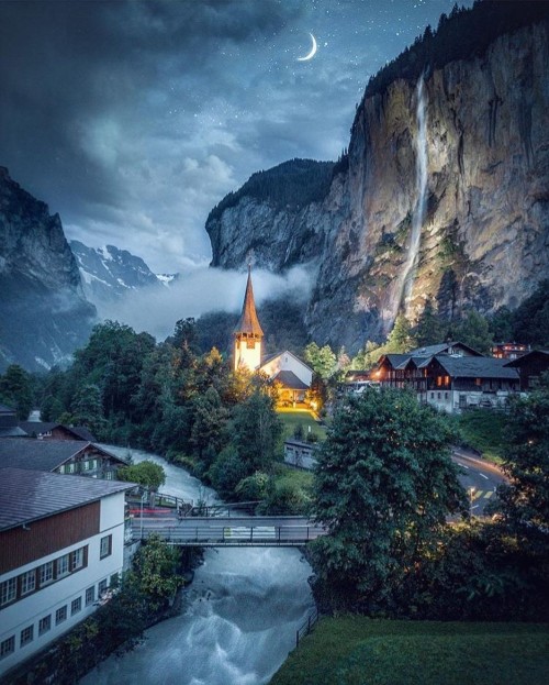 legendary-scholar:  Lauterbrunnen, Switzerland..