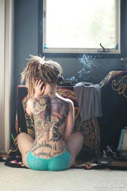 sexystonergirls:  Can’t get enough Stoner Girls 