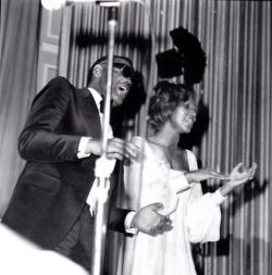 arethalouise:  Aretha with Ray Charles during the National Salute
