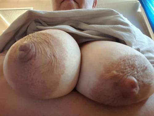 maikie79:  (via TumbleOn)   Gorgeous old tits for the young studs to drool over!Find your big breasted granny here…