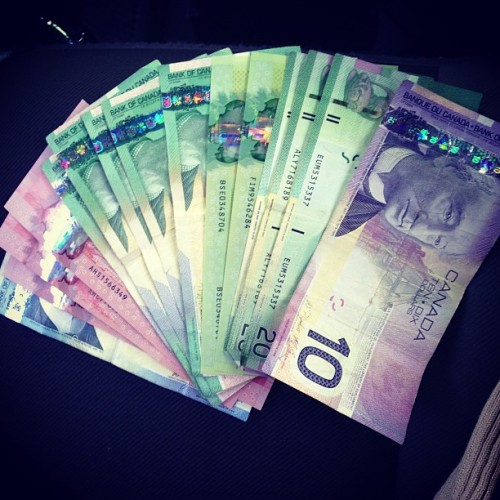 I’m rich bitch … Actually I lost money converting :( #money #canada #eh #toronto #pretty #colors #adventures
