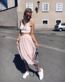labella-instagram:    Mesh Layers Midi Skirt - Light Pink ภ