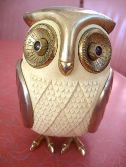 new-century-modernist:Owl transistor radio, 1960s 