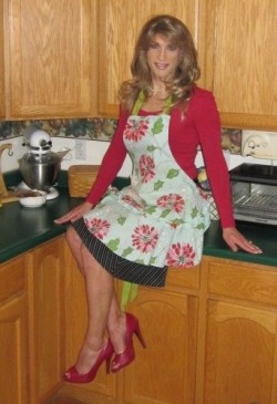 firmdaddyc:  50s kitchen girl DaddyC