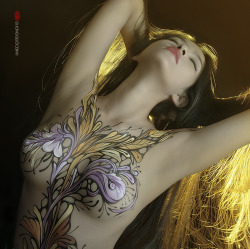 svetlapetkova:  painting body art and photo by : Dương Quốc