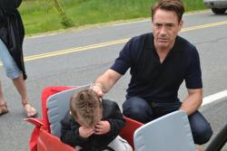 avengwhores:  Robert Downey, Jr. consoles a young boy in tears