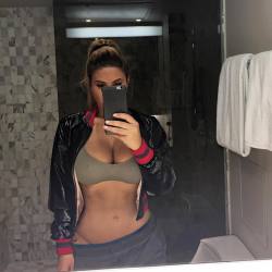 dj-bibbs:  Lauren Pisciotta   http://dj-bibbs.tumblr.com/