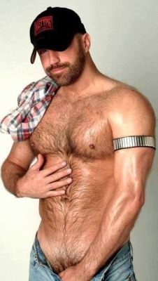 commandolover: Hot men don’t wear undies: hot men go commando!