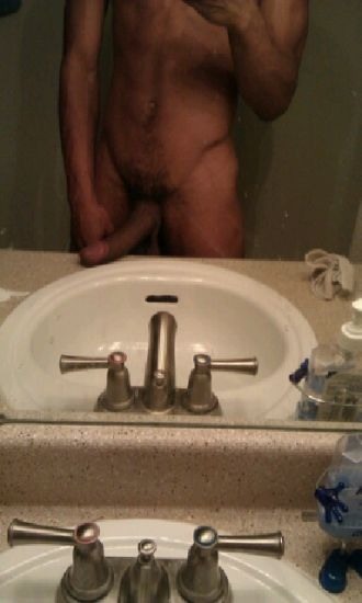 kbsboyz:sassywet:  Damn he’s sexy, with that big ass dick!! I’d suck the nut out that dick  great blog