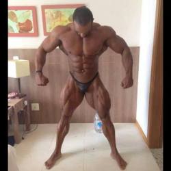 thickasawrist:Proportional perfection. Maybe some calves but