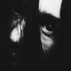 mkh4990:  #selfie #dark #grunge #goth #black #blackandwhite #hair