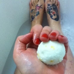 The best time of the day 🛀#lush #amber #tattoos #foottattoos