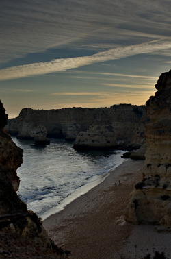 breathtakingdestinations:Praia da Marinha - Portugal (by Omar