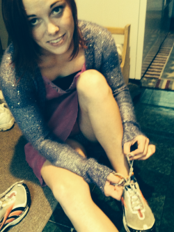 datsmeslootea:  Just tying my shoes.