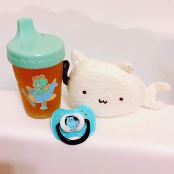 satanicdoki:  Awesome little space bath time! 