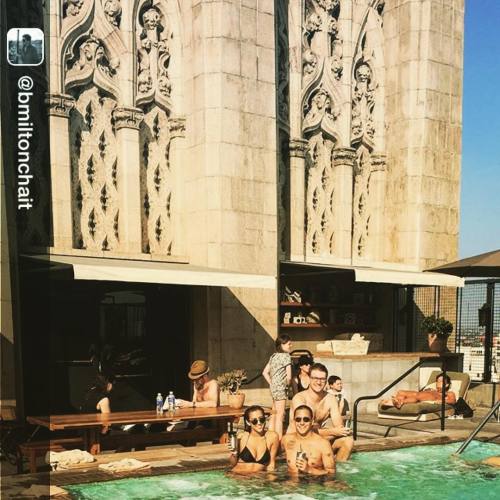 I made new friends today! I’m basically the dtla welcome committee at this point. I have too much love for living in the west. The east is for visiting, the west is for living. (at Ace Hotel Rooftop Lounge)