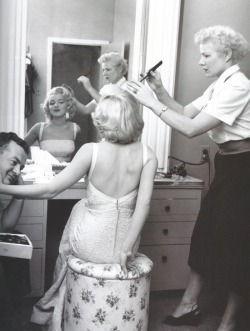 back-in-the-old-day:  Marilyn Monroe with Fox hairdresser Gladys