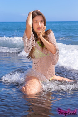 Hello! ce matin c'Ã©tait shooting photo sur la plage et dans l'eau &hellip;mmmh elle Ã©tait bonne !! #larÃ©union