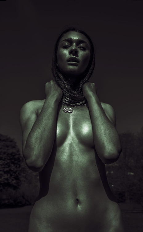 Darkening by harisnukemModel: Emily Brooks