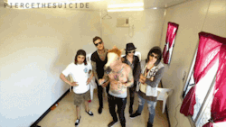 piercethesuicide:  I WAS WAITING FOR THIS HARLEM SHAKE SINCE