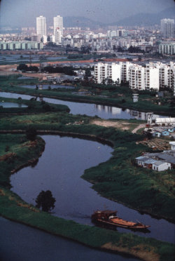 20aliens: CHINA. Shenzhen. Hong Kong’s fashion sense can be