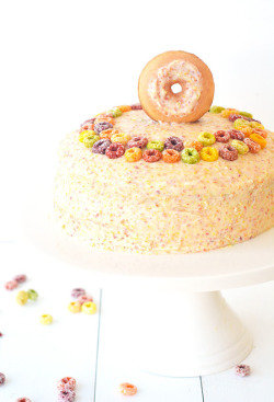 do-not-touch-my-food:    Fruit Loop Milk Layer Cake  