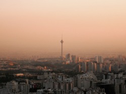 neuartig:  Smoggy Tehran