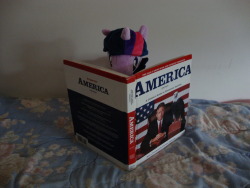 slice-of-life-twilight:  Reading America: The Book - Chapter