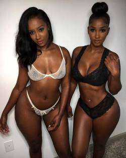 thickerbeauties:  Two beauties! 😍😍😍 @soooraven 😍😍😍