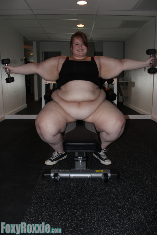  biggirls1219975:  ssbbw Foxy Roxxie      