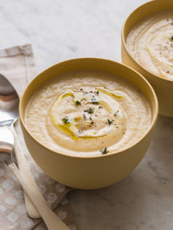 do-not-touch-my-food:  Roasted Cauliflower and Parsnip Soup