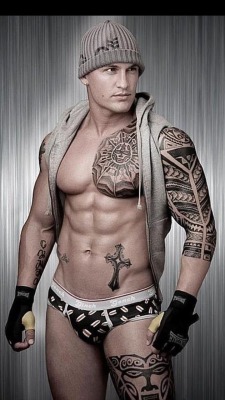 underwunder:  Follow me @underwunder 50k photos and counting!