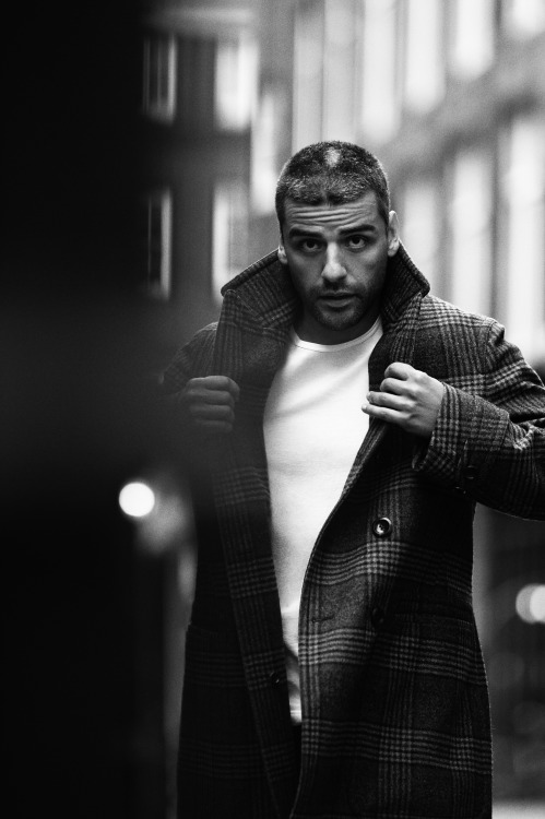 isaac5712:  Oscar Isaac for Interview Magazine Germany Photographed by David Burton  