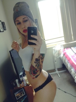 hot tattooed blonde selfshot her great ass and natural boobs