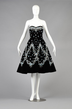 omgthatdress:  Dress Pierre Balmain, 1957 1stdibs.com 