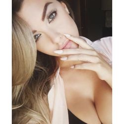 bustyig:  Instagram: emilysears | More pictures of emilysears