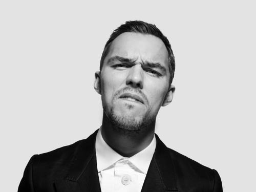 edenliaothewomb:  Nicolas Hoult, photographed by Rankin for Hunger magazine, S/S 2014.  