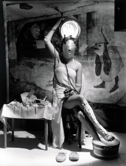 Horst P. Horst - Beauté électrique, Paris, 1939.