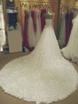 tbdressfashion:  Chapel Wedding Dress EVERYTHING ON SALE!!! ŭ