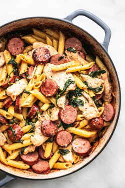 savorytoothgirl:  Chicken and Sausage Pasta  