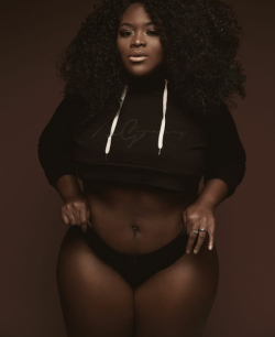 curvynation:  Tai