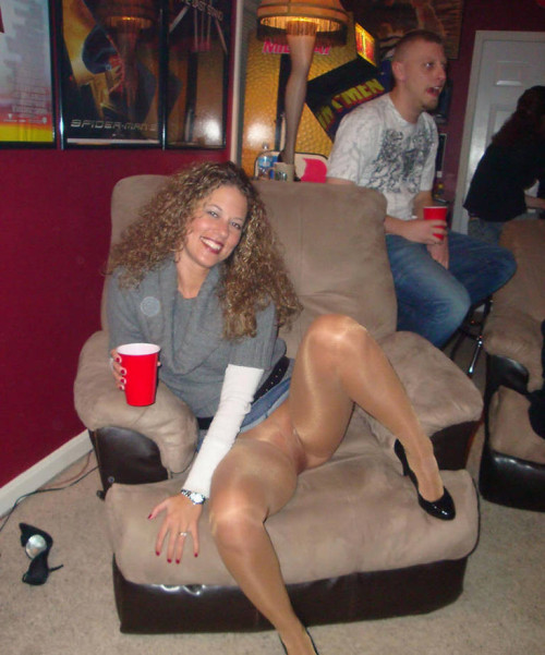 pervingyou40:  they dont even notice the sexy slut sitting right in front of them.