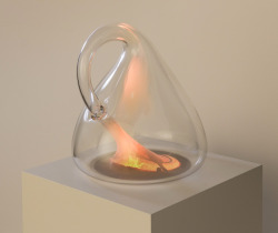 softpyramid:Gary HillKlein Bottle with the Image of Its Own Making