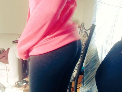 lil-uni:Lewd yogapants and panda shirts! <3