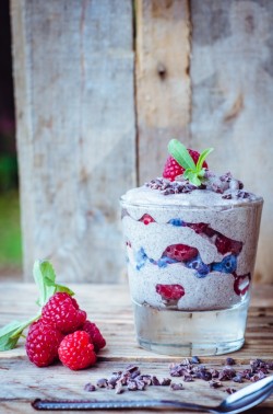 beautifulpicturesofhealthyfood:  Vanilla Chia + Berry Pudding