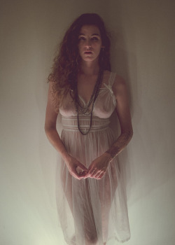 alveoliphotography:  apparition. October, 2014.  Stevie Macaroni