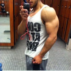 be-a-shreddedkunt-or-die-mirin:  Trying to get 3D delts 