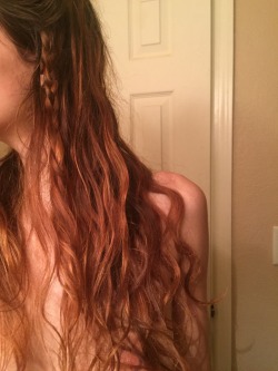 naked-yogi:  Mermaid hair game is strong today